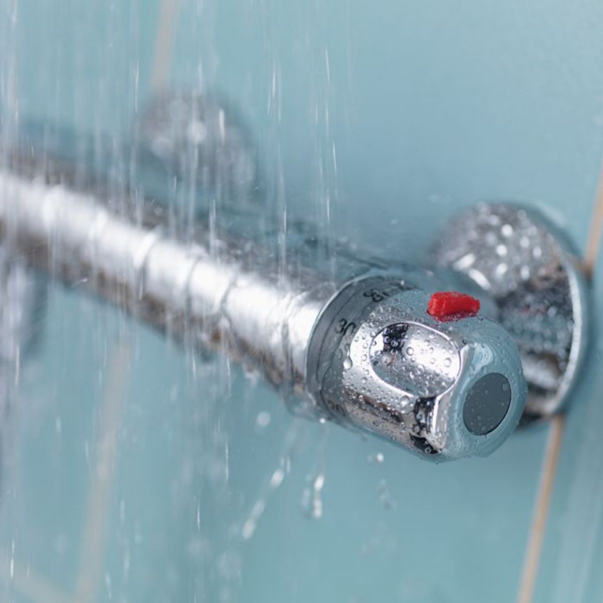 AQUALISA W004843 MIDAS 100 BATH/SHOWER MIXER C/W ADJUSTABLE HEIGHT HEAD HP/COMBI CHROME