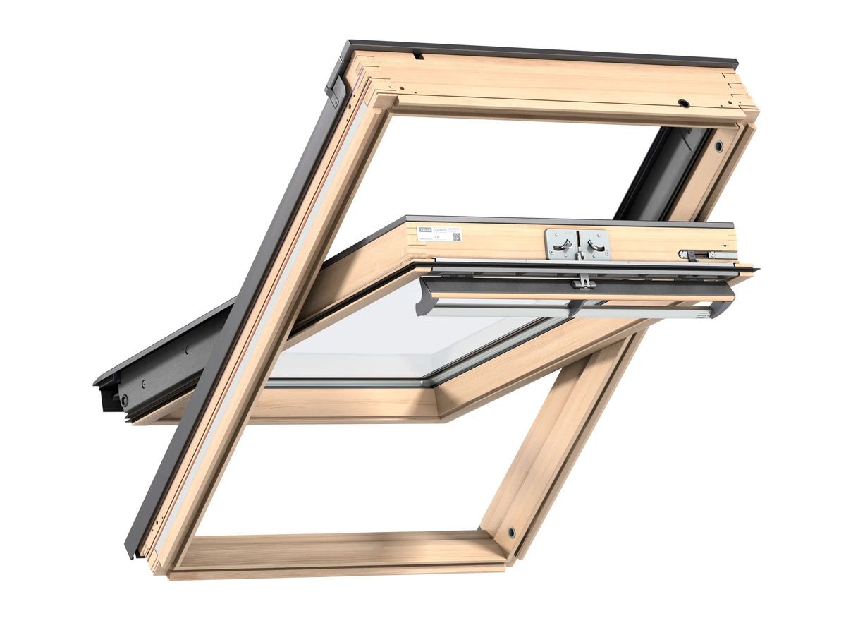 Velux GGL CK02 3070 Centre Pivot Roof Window 70-Pane 55 x 78cm Lacquered Pine