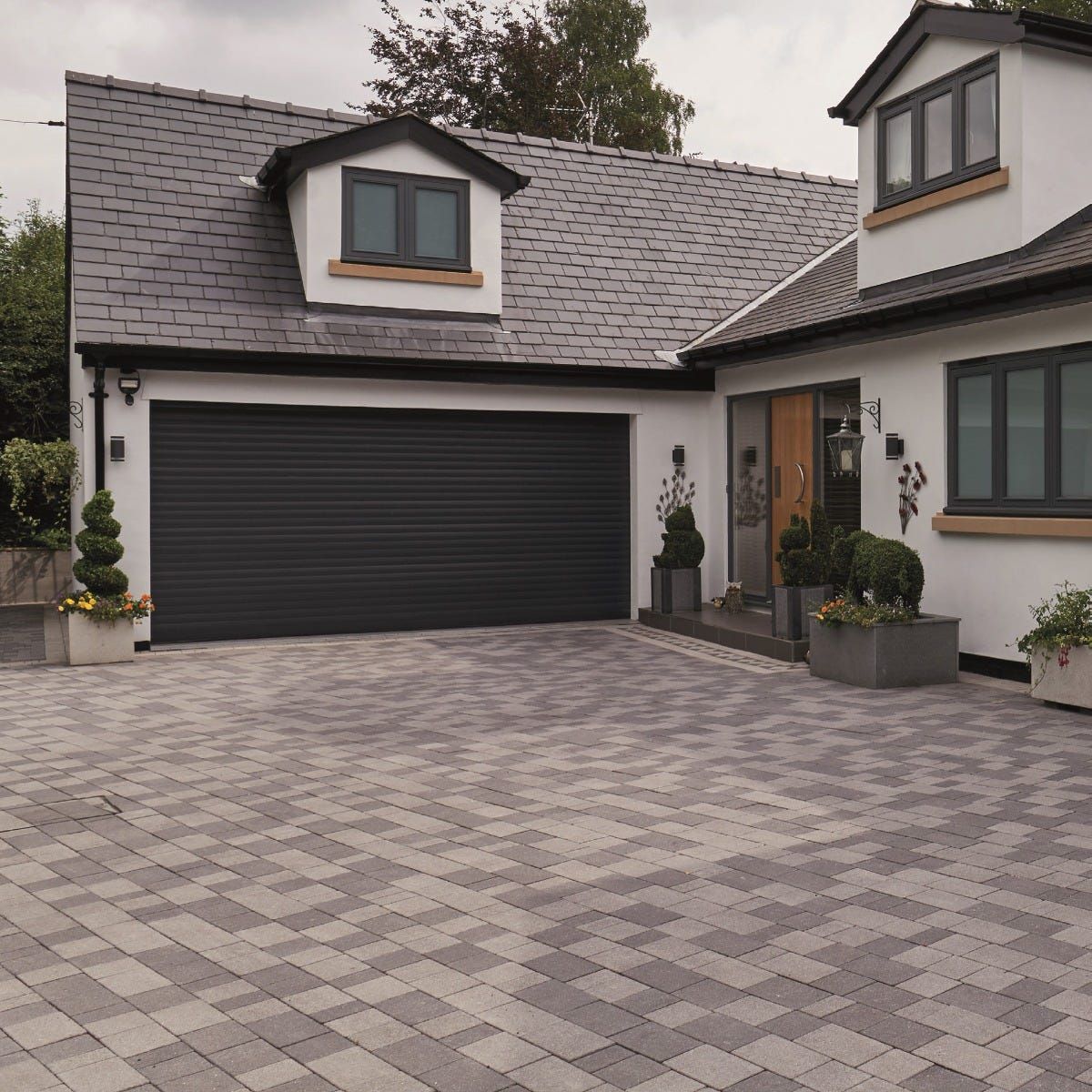 BRADSTONE STONEMASTER BLOCK PAVING 300 x 100 x 60mm MID GREY GRANITE 47121