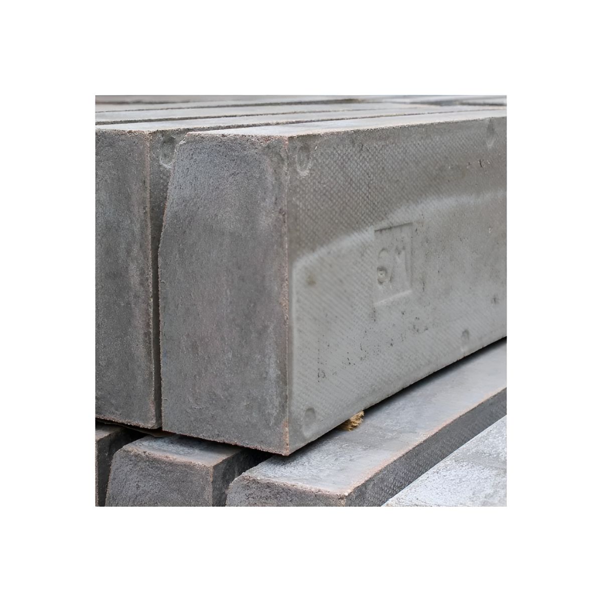 EATON HALF BATTERED EXTERNAL RADIUS KERB 125 x 255 x 6m