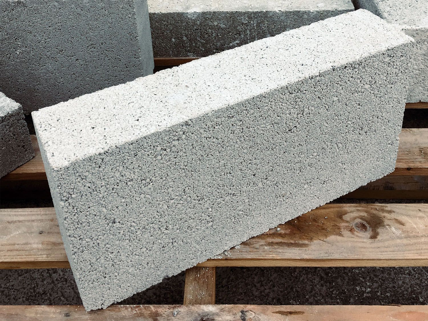 DENNIS MAY CONCRETE BLOCKS 7.3N 100mm SMCB47