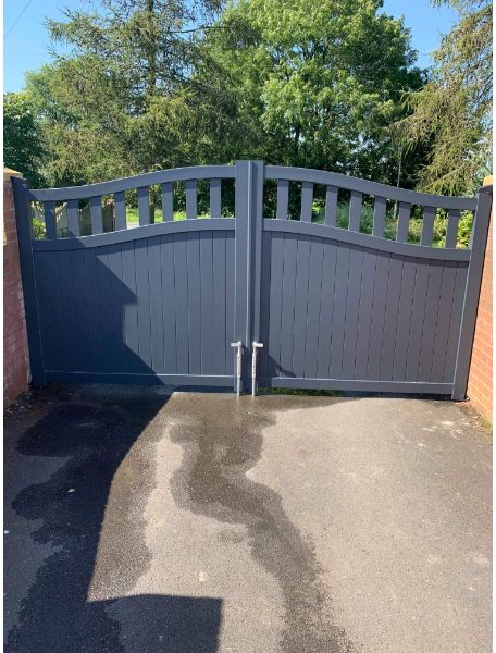 DOUBLE DRIVEWAY GATE CURVED TOP 3500 x 2200mm VERTICAL MIXED INFILL GREY RMG005DG-44