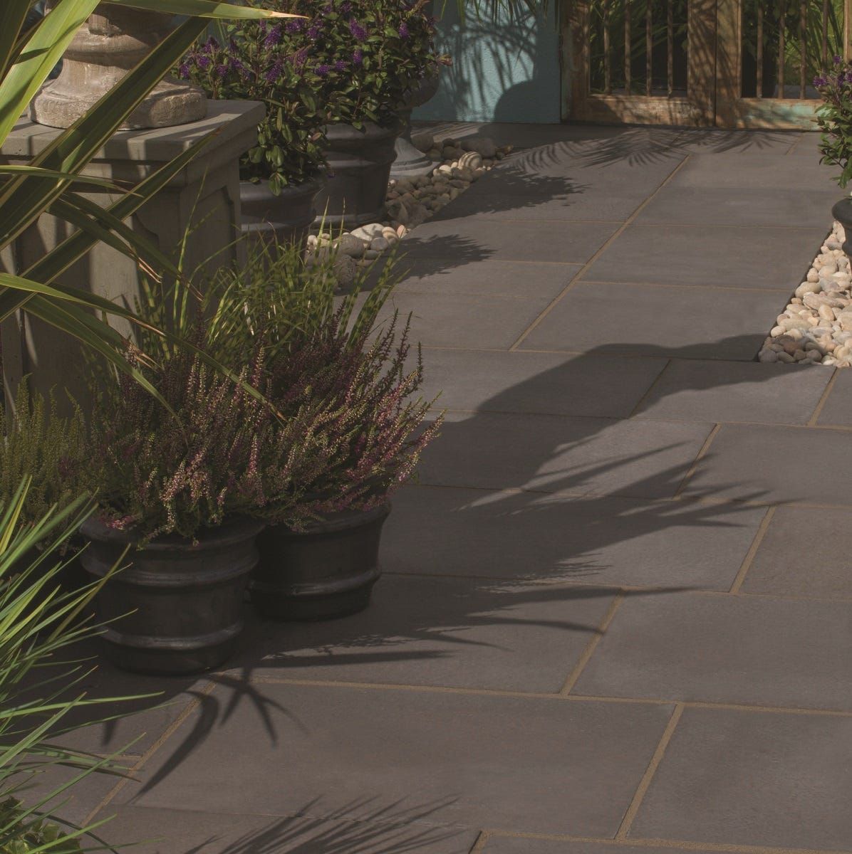 BRADSTONE AGED RIVEN PAVING PATIO PACK 9.72m2 DARK GREY 22773
