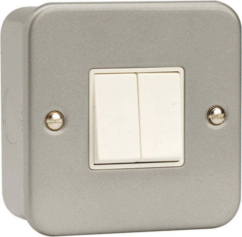 CLICK CL012 2-GANG 2 WAY CLAD SWITCH 10a