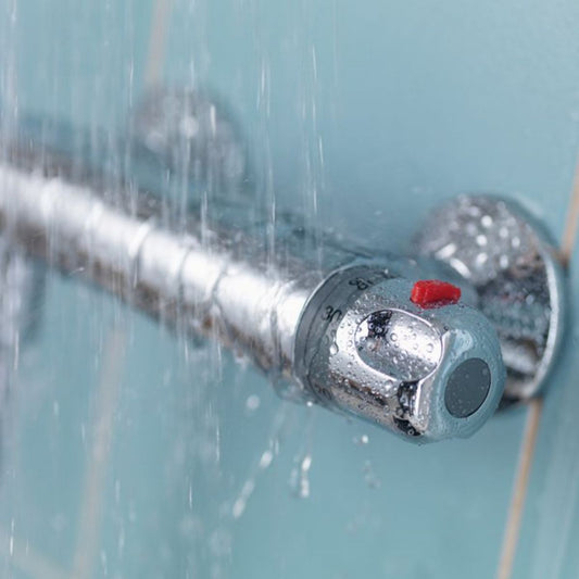 AQUALISA W004843 MIDAS 100 BATH/SHOWER MIXER C/W ADJUSTABLE HEIGHT HEAD HP/COMBI CHROME