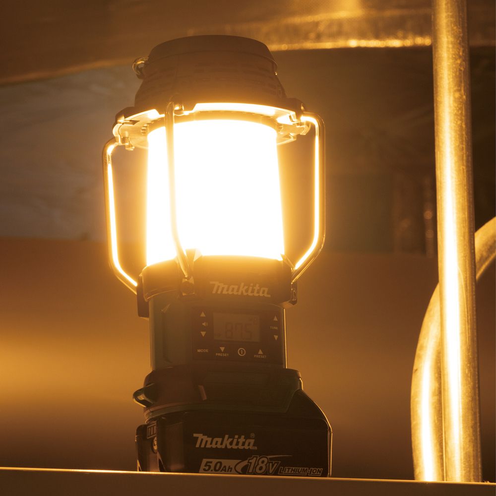 MAKITA DMR055OZ (OLIVE) 14.4V/18V LXT LANTERN / AM/FM RADIO (BODY ONLY)