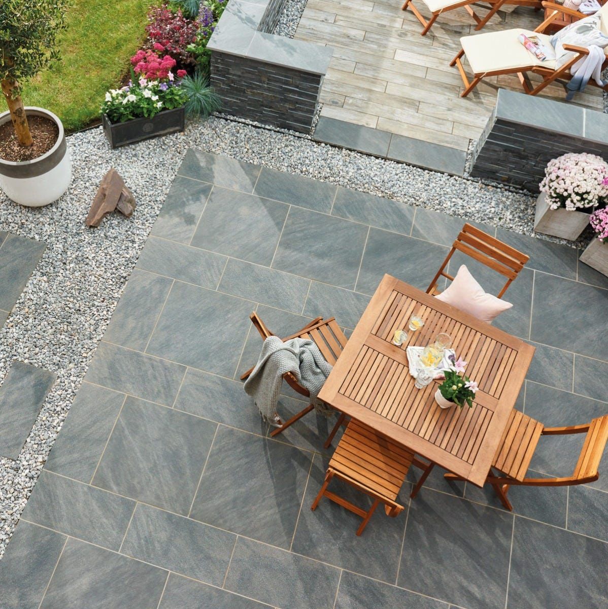 BRADSTONE MODE PORCELAIN PAVING 295 x 295 x 20mm DARK GREY PROFILED 23580