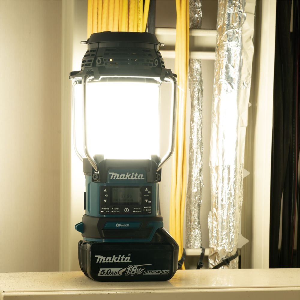 MAKITA DMR056 18V/14.4V LXT RADIO LANTERN (BODY ONLY) 
