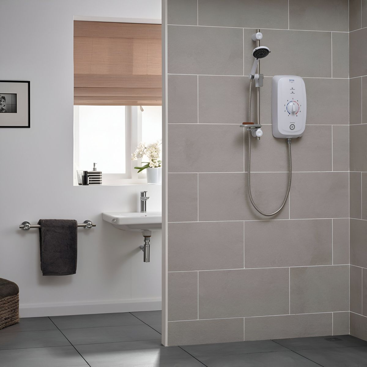 TRITON CINCULT08W OMNICARE ULTRA SHOWER 8.7kw