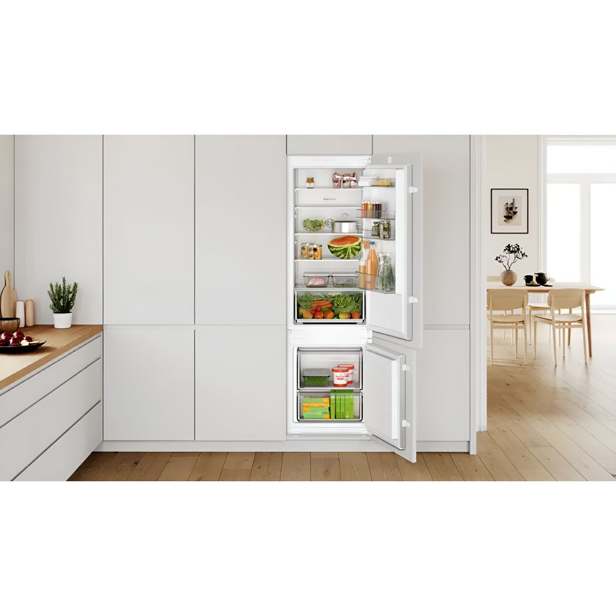 HOPKINS HOMES BOSCH KIV87NSE0G SERIES 2 BUILT IN LOW FROST 70/30 FRIDGE/FREEZER SLIDING HINGE