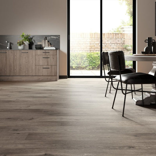 WOODPECKER TRADE INNOVATE VINYL FLOORING 6 x 150 x 1180mm 1.77m2 DUSTY OAK 83-HOZ-011