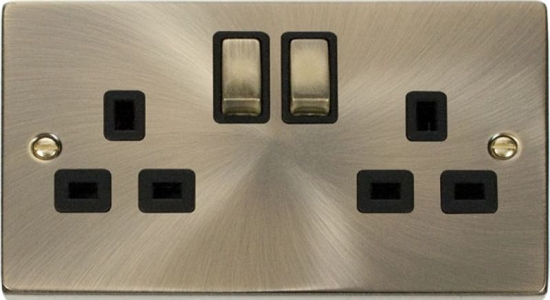CLICK VPAB536BK 2G 13A SWITCHED SOCKET ANT BRASS