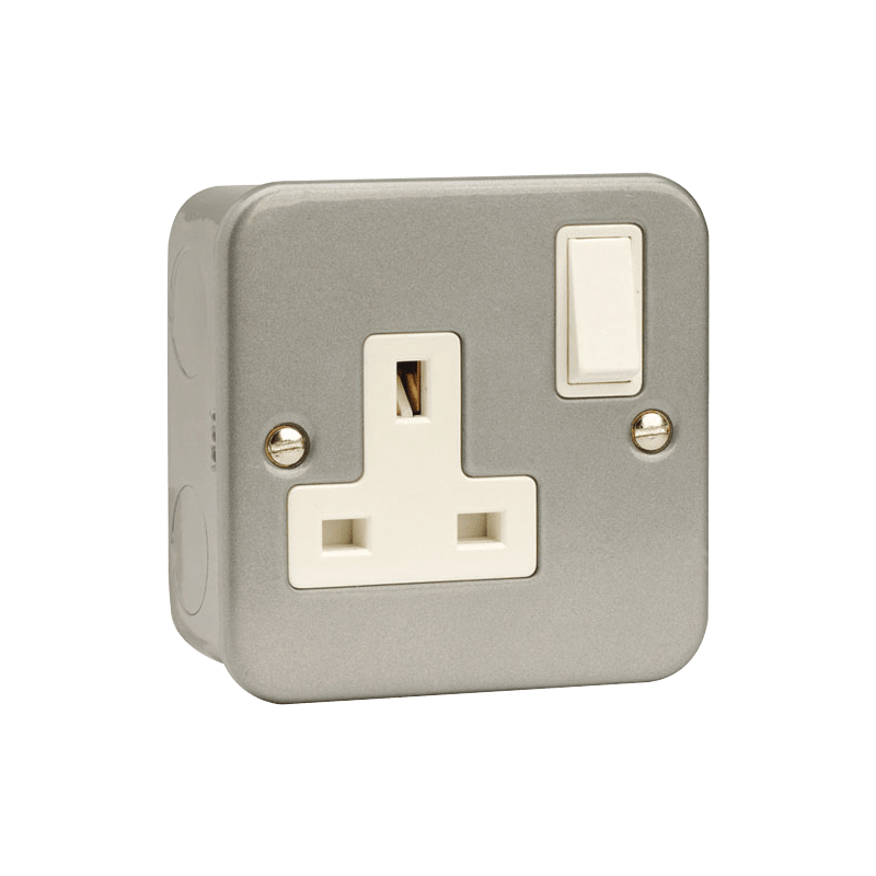 CLICK CL035 1-GANG SWITCHED SOCKET METAL CLAD 13a