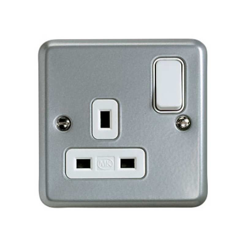WEW 1-GANG DOUBLE POLE SWITCHED MEDAL CLAD SOCKET 13a DUAL EARTH ALUMINIUM K2977ALM