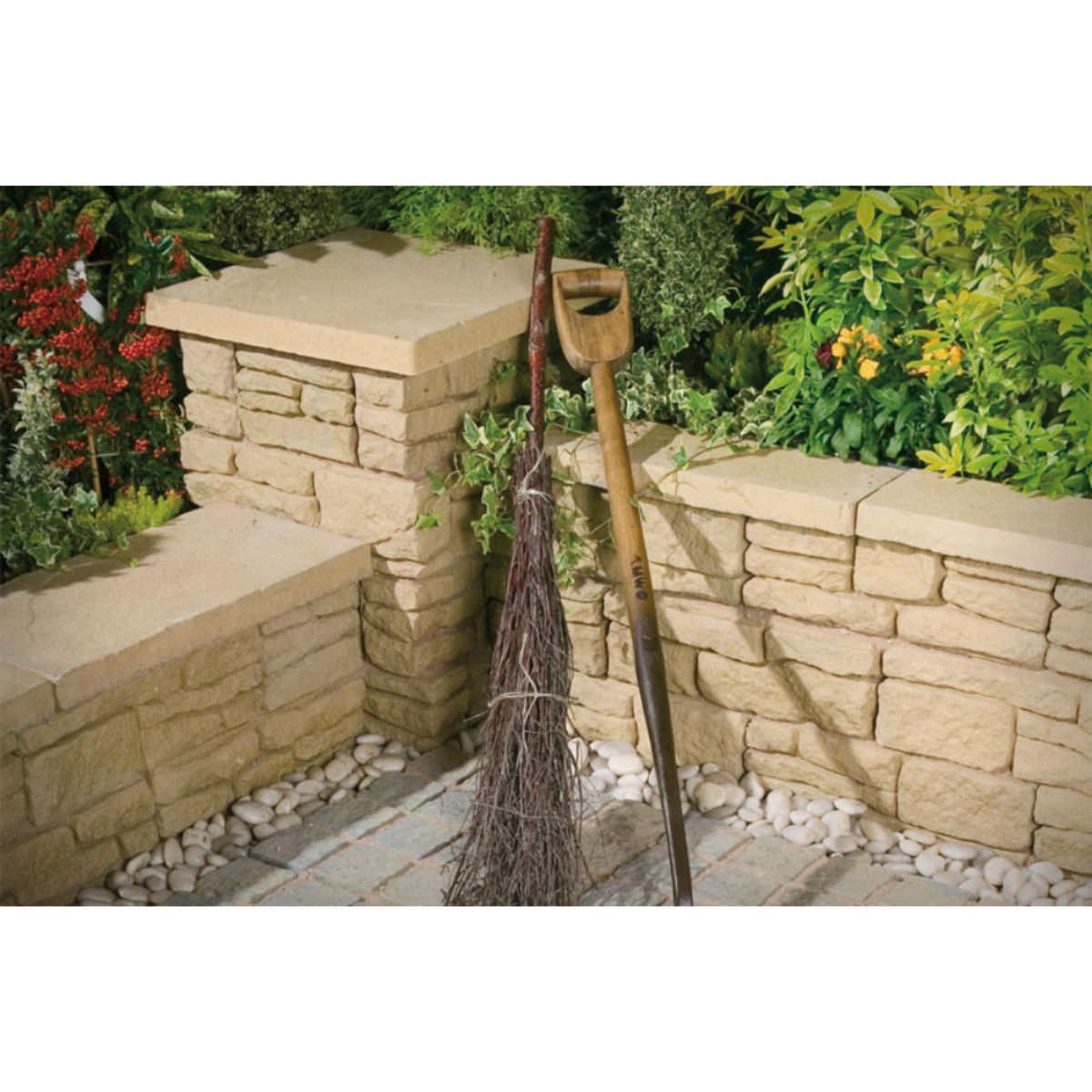 BOWLAND APEX COPING 600 x 280mm BARLEY C30BA101