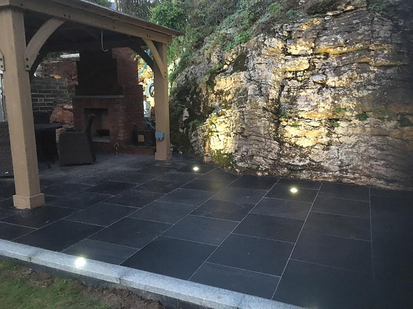 Black Limestone Paving Slabs Patio Pack (~15m2/Pack)