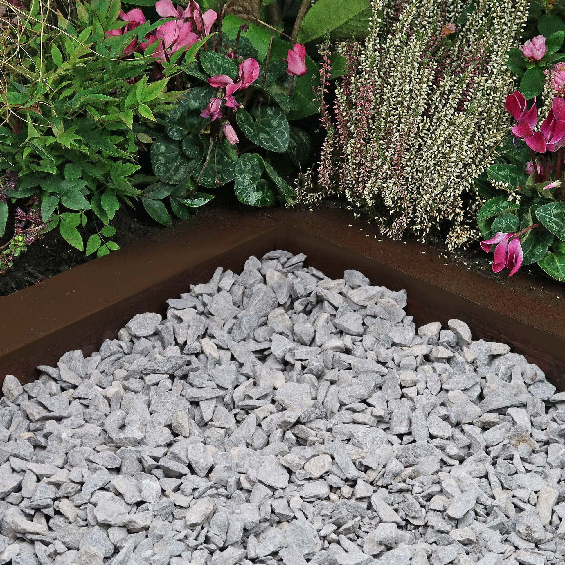 20mm Limestone Chippings Bulk Bag (800kg)