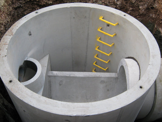 CPM CONCRETE LOOSE DOUBLE RUNG STEP IRON FOR PCC CHAMBER RING 100228