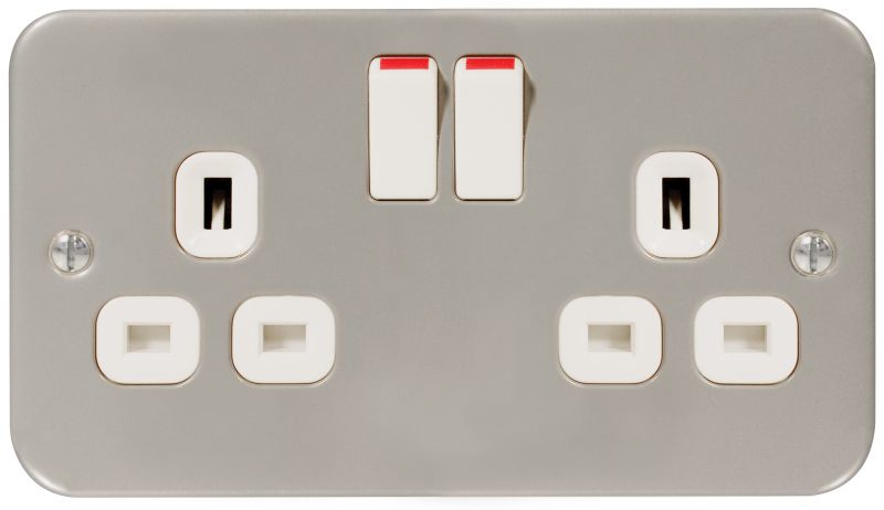 NEXUS MC522 2-GANG SOCKET SWITCHED METAL CLAD 13a