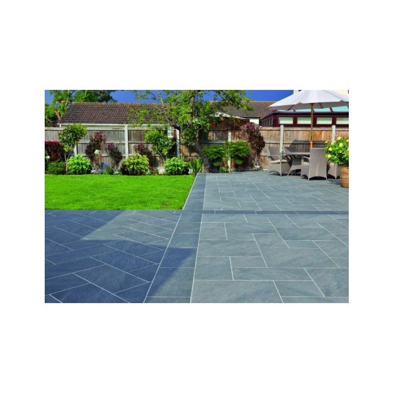 BRADSTONE ASPERO PORCELAIN PAVING PATIO PACK 18.36m2 DARK GREY 22005