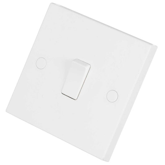 BG 900 Series 10A 1 Gang 2 Way Light Switch White