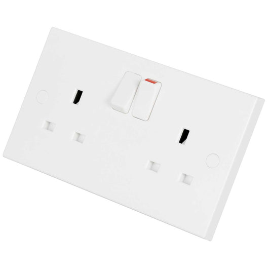 BG 900 Series 13A 2 Gang Switched Socket White