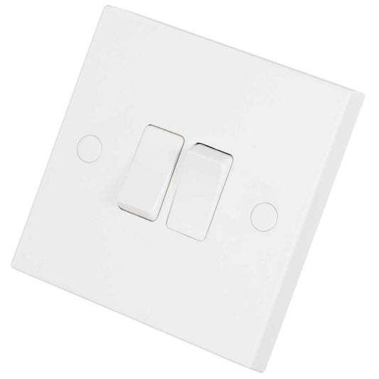 BG 900 Series 10A 2 Gang 2 Way Light Switch White