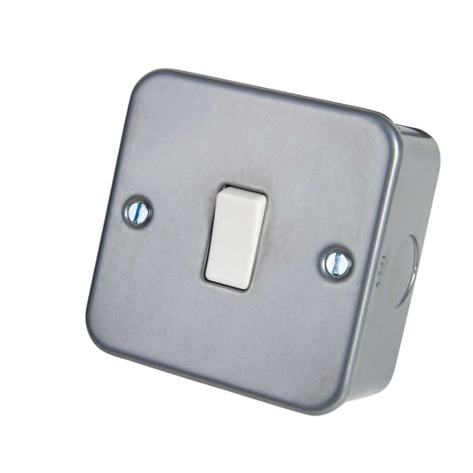 BG 10A 1 Gang 2 Way Light Switch Metal Clad