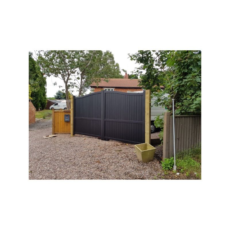 DOUBLE DRIVEWAY GATE CURVED TOP 3750 x 2200mm VERTICAL INFILL BLACK RMG004DG-42
