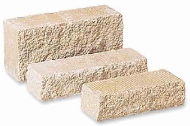 BRADSTONE PITCHED WALLING 290 x 90 x 136mm BUFF 03926