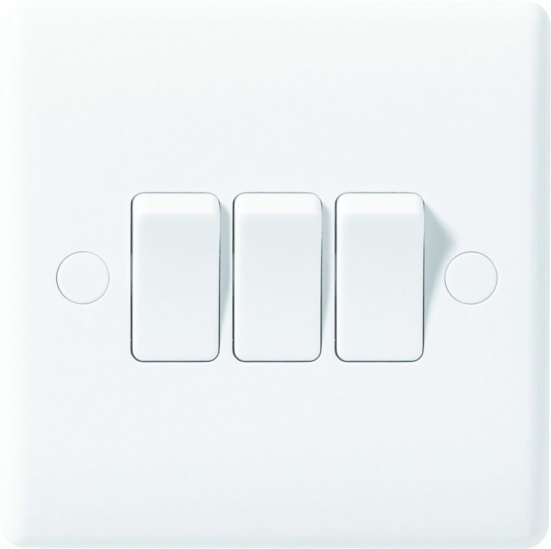 NEXUS MOULDED WHITE 3 GANG 2 WAY 10 AX SW 843