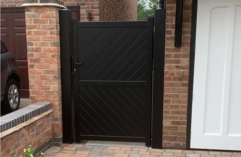 PEDESTRIAN GATE 900 x 1600mm DIAGONAL INFILL BLACK RMG003PG-01