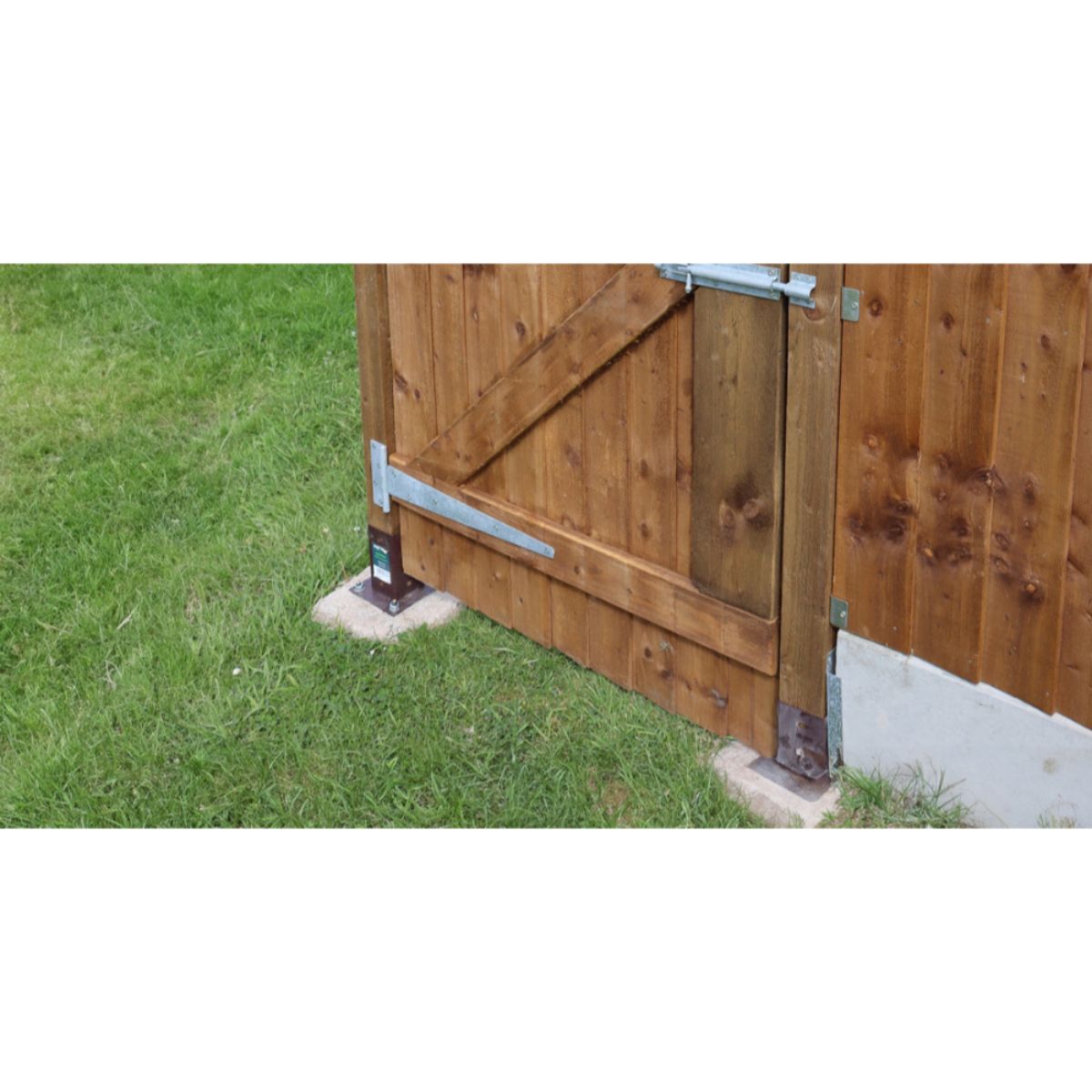 PERRY POST BOLT DOWN SUPPORT 100 x 100mm BROWN 47050100BR