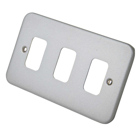 Deta 3 Gang Grid Front Plate Metalclad
