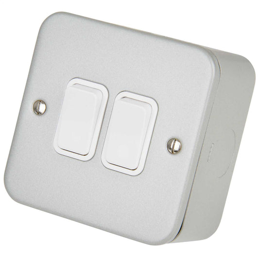 Deta 10A 2 Gang 2 Way Light Switch Metal Clad