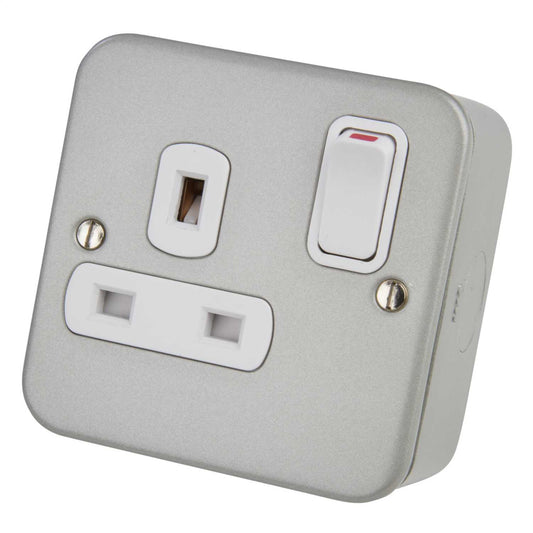 Deta 13A DP 1 Gang Socket Metal Clad
