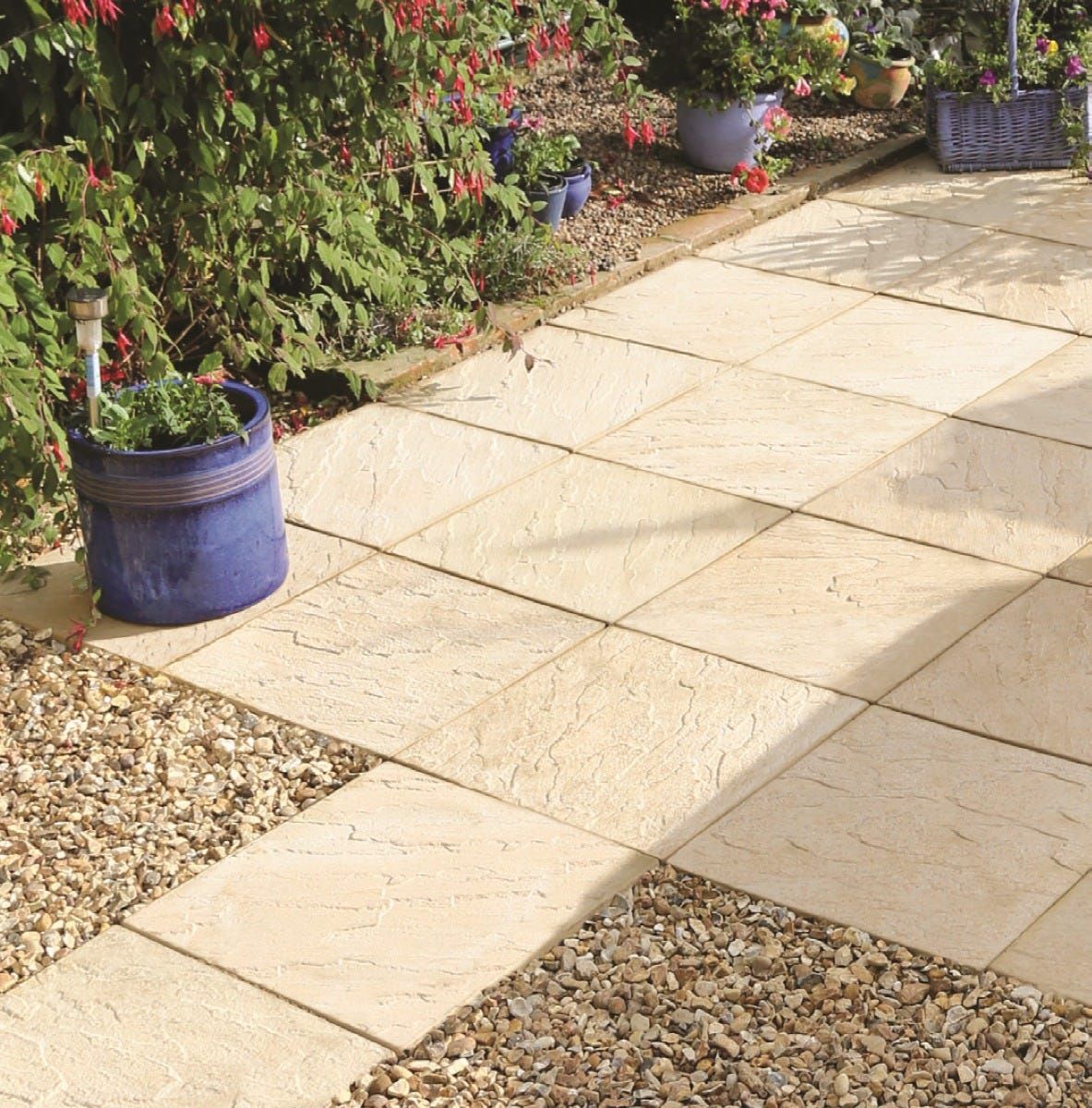 BRADSTONE EDALE ECO RIVEN PAVING 600 x 600 x 30mm DARK GREY 23561