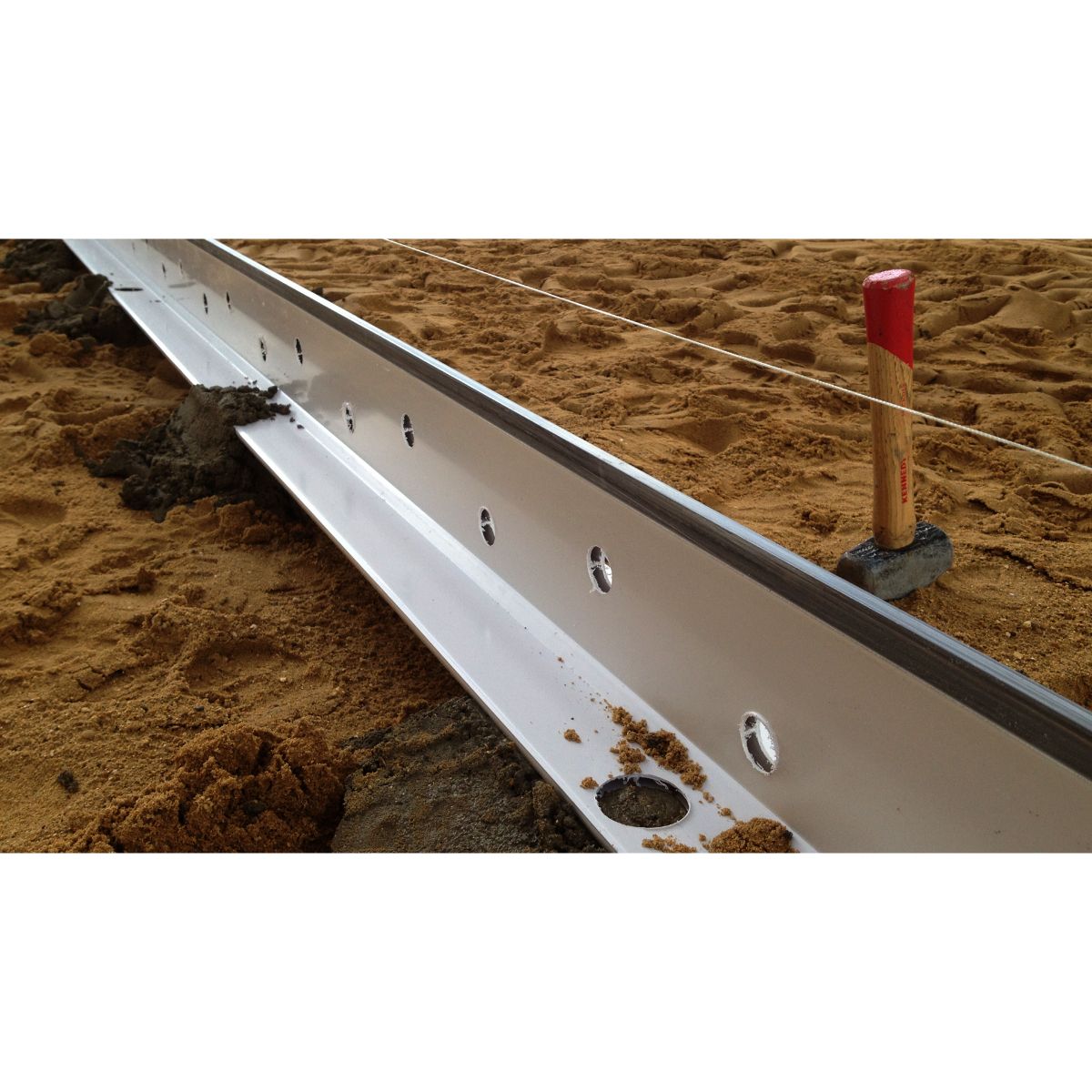KFORM K135 2.4m LENGTH CONCRETE FORMER INCLUDES 1 TOP STRIP & 2 DOMINO CLIPS