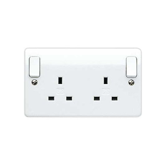WEW 2-GANG DOUBLE POLE SWITCHED SOCKET 13a & DUAL EARTH WHITE K2746WHI