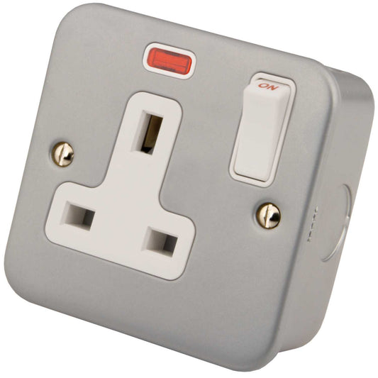 M2 Metal 13A SP 1 Gang Switched Socket with Neon Metal Clad