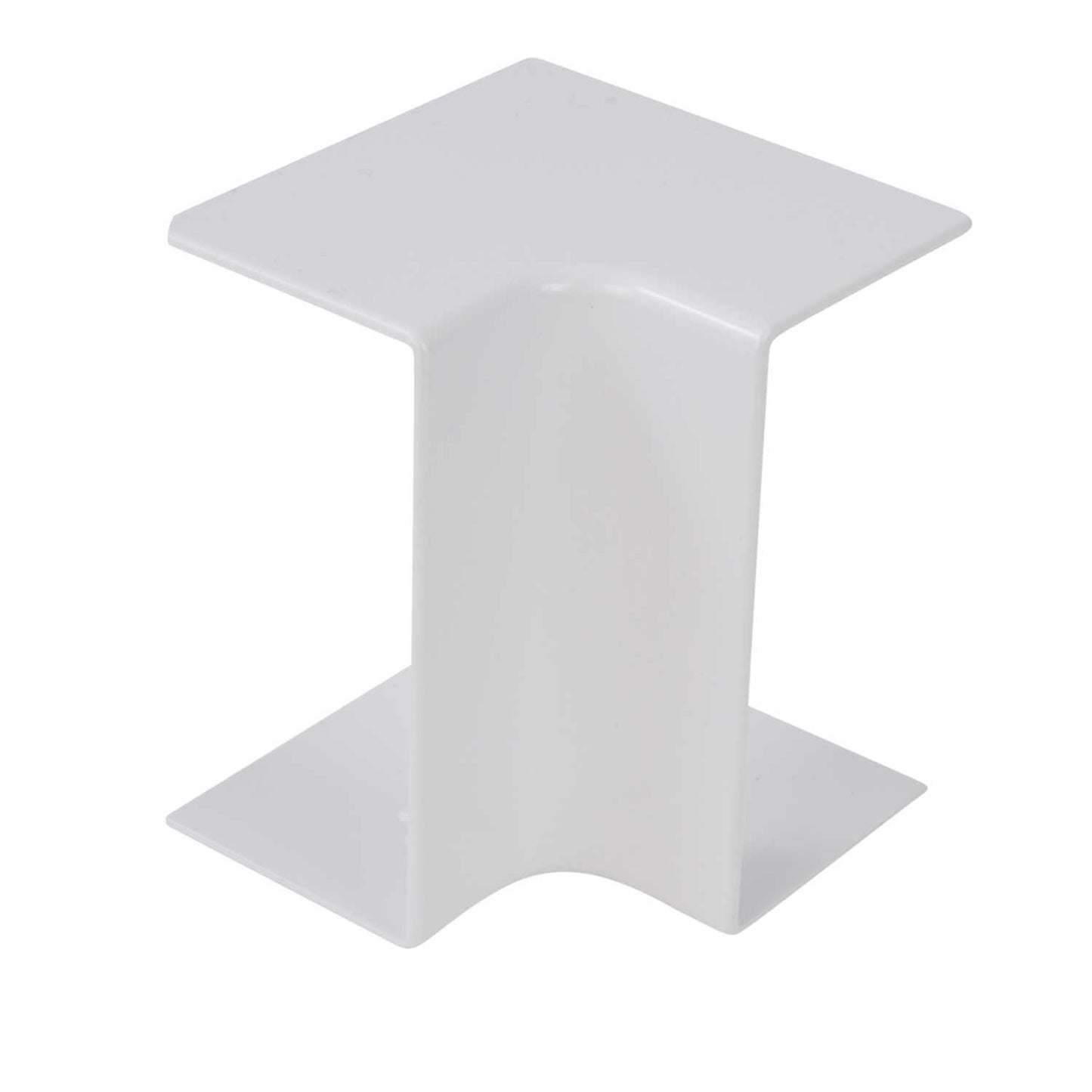 Juno Internal Angle MT105 Trunking (Sold in 1's)