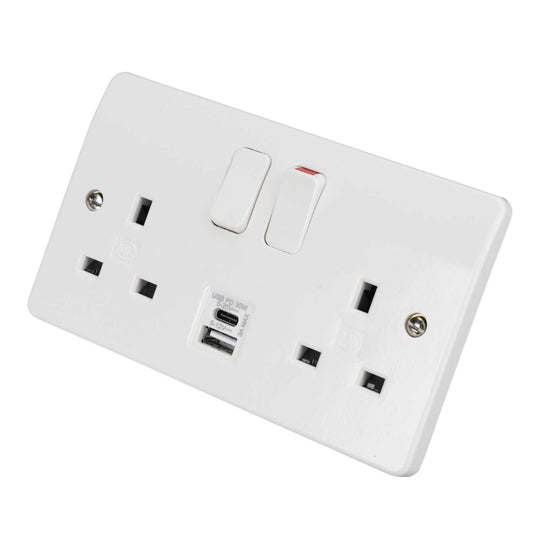 MK Logic Plus 13A 2 Gang Switched Socket with Type A / Type C Fast Charge USB Outlets White
