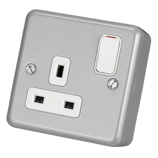 MK Metalclad Plus 13A DP 1 Gang Socket Metal Clad