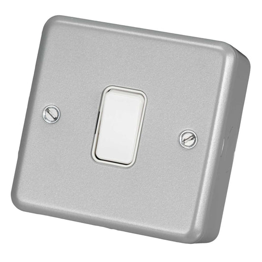 MK Metalclad Plus 10A 1 Gang 2 Way Light Switch Metal Clad