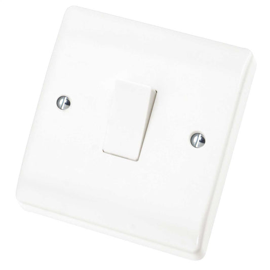 Scolmore Click Curva 10A 1 Gang Intermediate Switch White