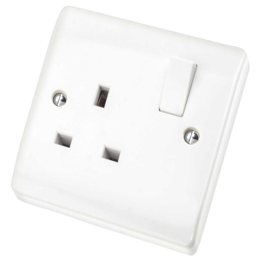 Scolmore Click Curva 13A 1 Gang Switched Socket White