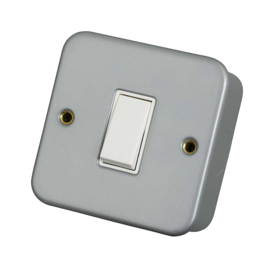 Scolmore Click Essentials 10A 1 Gang Intermediate Light Switch Metal Clad
