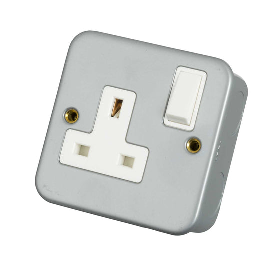 Scolmore Click Essentials 13A DP 1 Gang Socket Metal Clad
