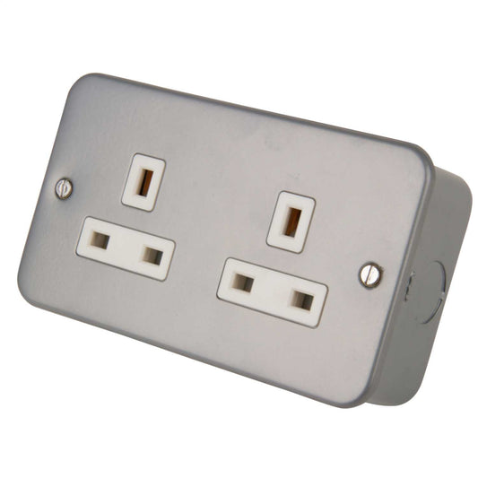 LGA Selectric 13A 2 Gang Single Unswitched Socket Metal Clad