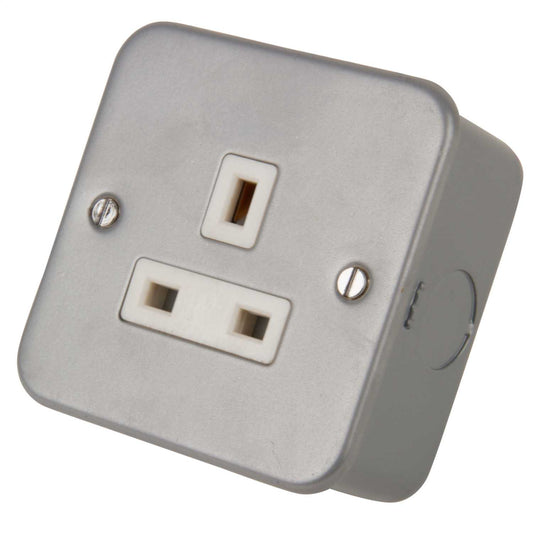 LGA Selectric 13A 1 Gang Unswitched Socket Metal Clad